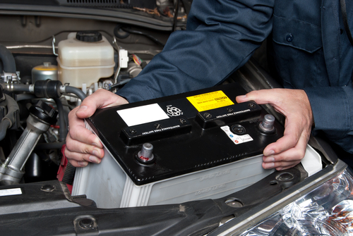underhåll av bilbatterier