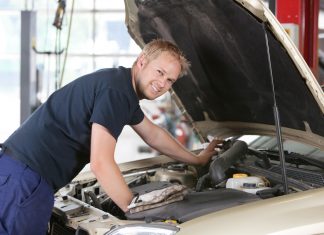 Hur byter man ut växellådsolja? - Gör-det-själv-tips och instruktioner
