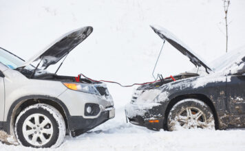 Starta bilen med starthjälp: Så startar du din bil med startkablar